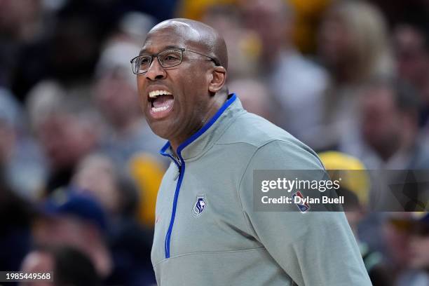 Head coach Mike Brown of the Sacramento Kings calls out instructions in the first quarter against the Indiana Pacers at Gainbridge Fieldhouse on...