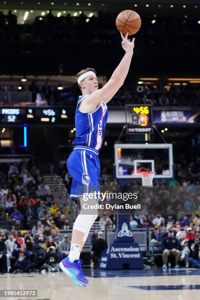 Kevin Huerter of the Sacramento Kings attempts a shot in the second quarter against the Indiana Pacers at Gainbridge Fieldhouse on February 02, 2024...