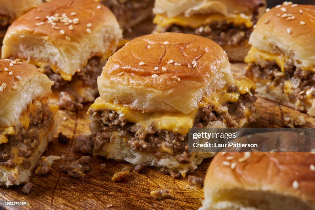 Copycat Hawaiian Roll Cheese Hamburger Sliders