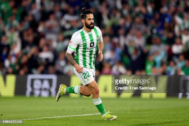 Isco of Real Betis celebrates after scoring his team's first goal from the penalty-spot during the LaLiga EA Sports match between Real Betis and...