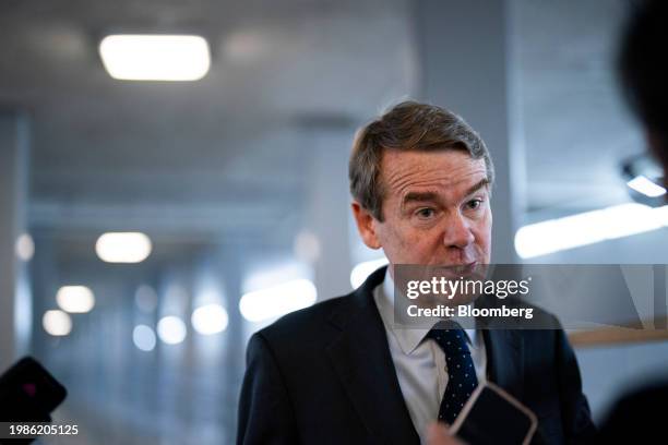 Senator Bennett 1,224 Us Senator Michael Bennet Stock Photos, High-Res Pictures, and ...