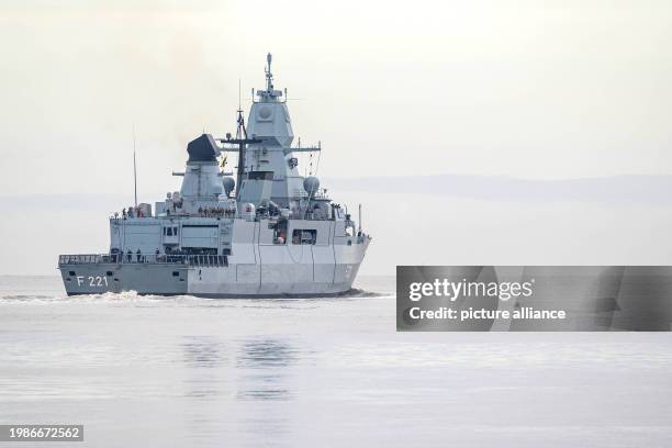 February 2024, Lower Saxony, Wilhelmshaven: The frigate "Hessen" leaves the harbor. The Bundeswehr ship sets sail from Wilhelmshaven to help protect...