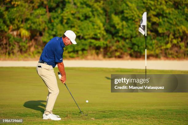 Charles Howell III of Crushers GC putt on the 16th green during day three of the LIV Golf Invitational - Mayakoba at El Camaleon at Mayakoba on...