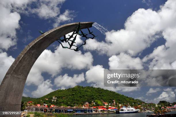 Marigot Ferry Terminal And Its Seawater Fountain Marigot French Saint Martin, Foto de stock
