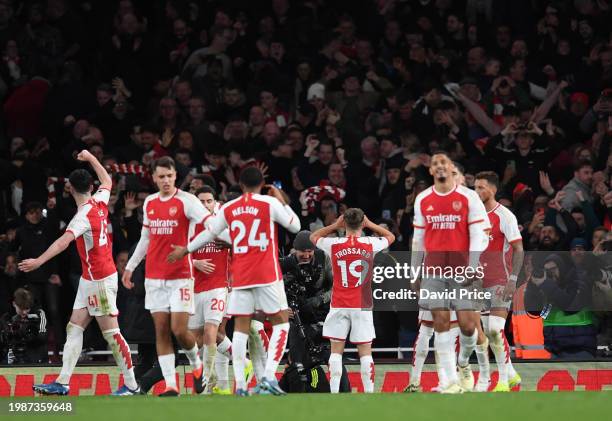 Leandro Trossard celebrates scoring Arsenal's 3rd goal during the Premier League match between Arsenal FC and Liverpool FC at Emirates Stadium on...