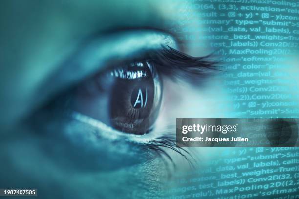 artificial intelligence eye - humano-robot fotografías e imágenes de stock