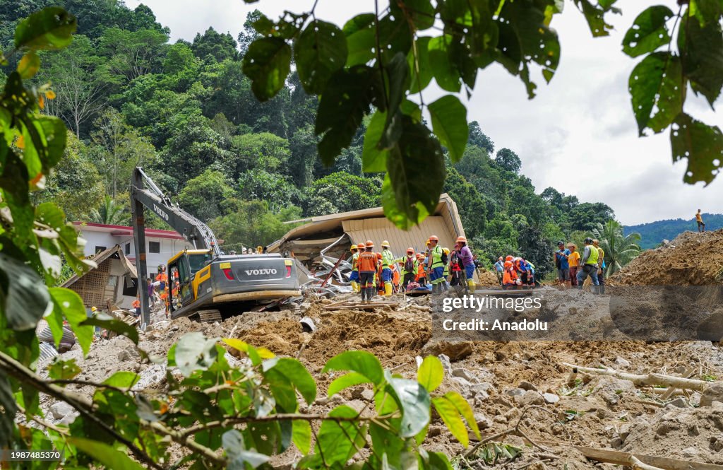 Search and rescue efforts continue for landslide-hit workers in Philippines