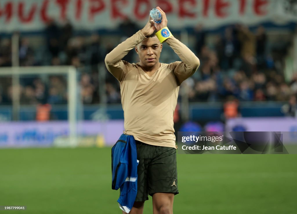 RC Strasbourg v Paris Saint-Germain - Ligue 1 Uber Eats