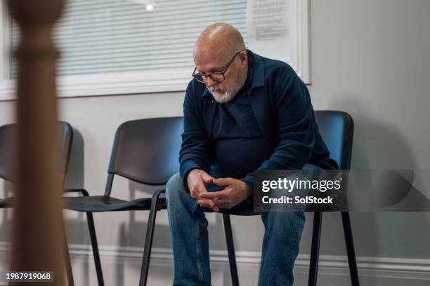 nervous about the dentist - fobia imagens e fotografias de stock