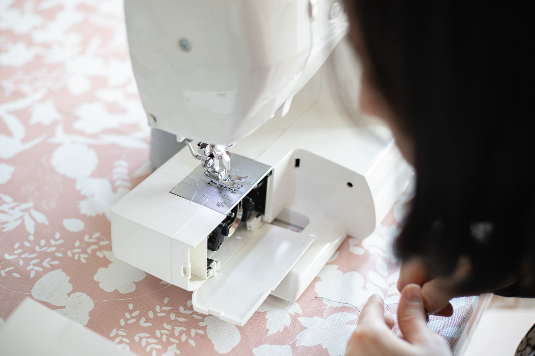 lubricating sewing machine