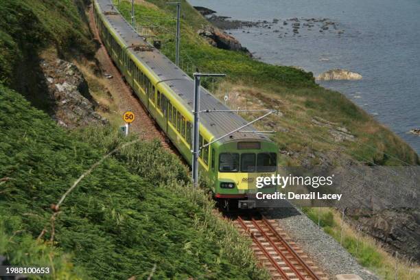 dart at bray head - july 2009 - transport ireland stock pictures, royalty-free photos & images