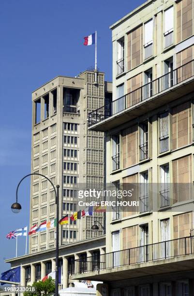 Vue prise le 18 septembre 2002 de l'hôtel de ville du Havre, dont le centre-ville détruit par l'aviation britannique en 1944 a été reconstruit selon...