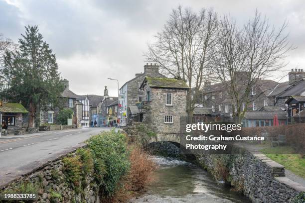 bridge house, ambleside - ambleside imagens e fotografias de stock