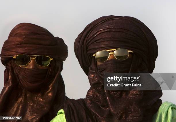 two tuareg men. - west africa stock pictures, royalty-free photos & images