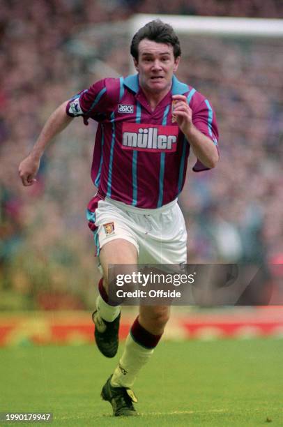 February 1994 - League Cup Semi-final - Aston Villa v Tranmere Rovers - Ray Houghton of Aston Villa.