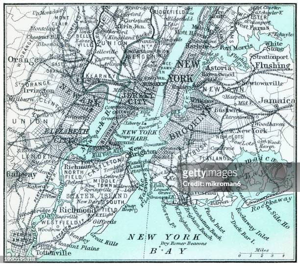 old engraved map of new york city, usa - new york harbour stock pictures, royalty-free photos & images