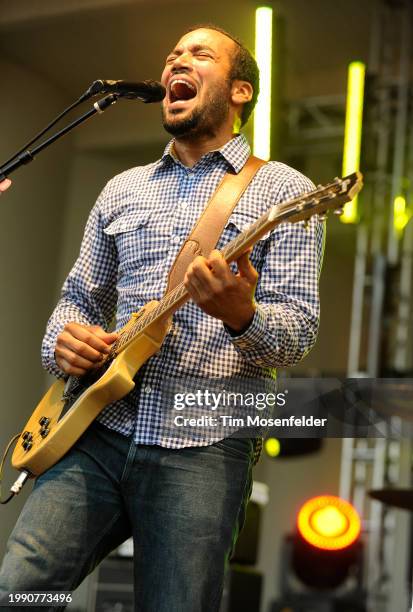 Ben Harper performs during Lollapalooza 2009 at Grant Park on August 8, 2009 in Chicago, Illinois.