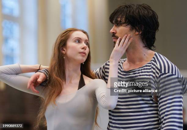 February 2024, Hamburg: Dancer Olivia Betteridge as Calypso and dancer Alexandr Trusch as Odysseus dance during the rehearsal for "Odyssey" in the...