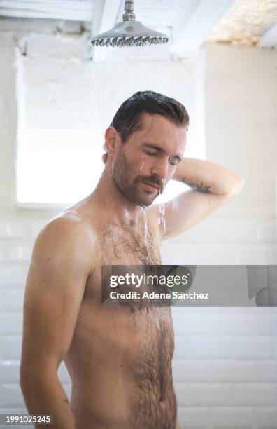 Full Shower Routine Guys 45,847 Men Showering Stock Photos, High-Res Pictures, and Images ...