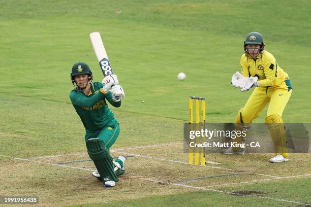 Marizanne Kapp of South Africa bats during game two of the Women's One Day International series between Australia and South Africa at North Sydney...