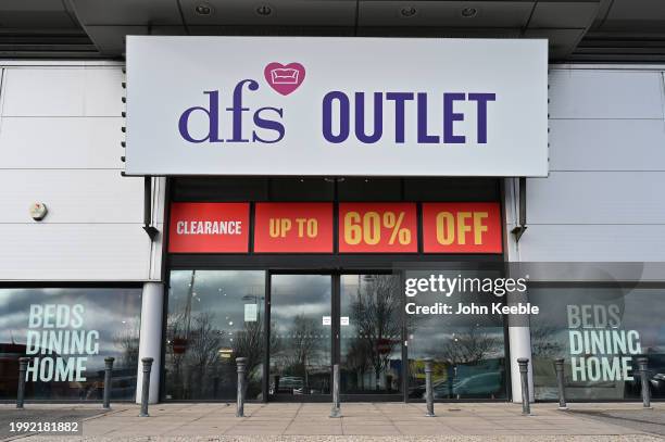Dfs Store Window 50,053 Dfs Store Stock Photos, High-Res Pictures, and Images - Getty Images