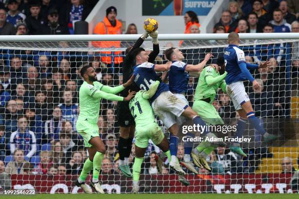 Alex Palmer of West Bromwich Albion punches a crossed ball away from the goal during the Sky Bet Championship match between Ipswich Town and West...