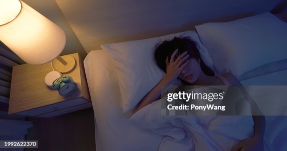 夜に眠れないアジアの女性 夜に眠れないアジアの女性
