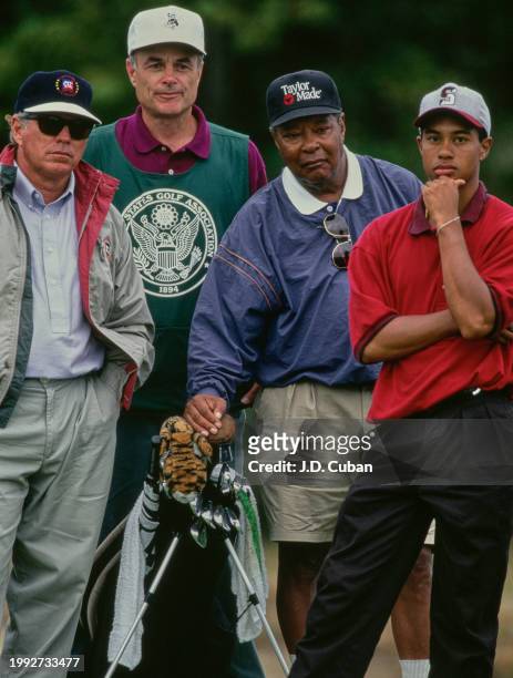 Butch Harmon , Jay Brunza , Earl Woods and Tiger Woods from the United States in conversation during the United States Amateur Championship golf...