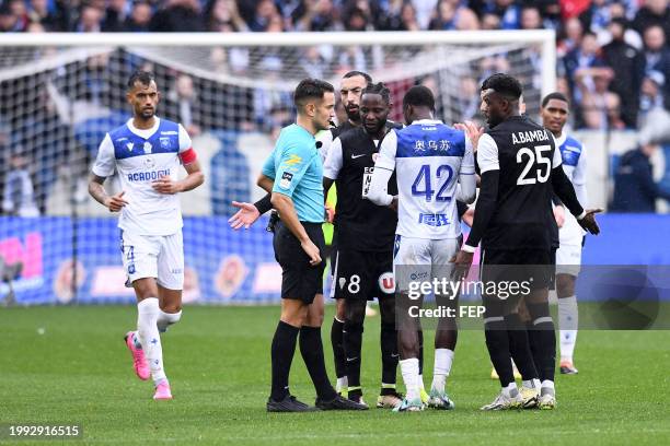 Joseph LOPY - 25 Abdoulaye BAMBA - Mathieu VERNICE during the Ligue 2 BKT match between Association de la Jeunesse Auxerroise and Angers Sporting...