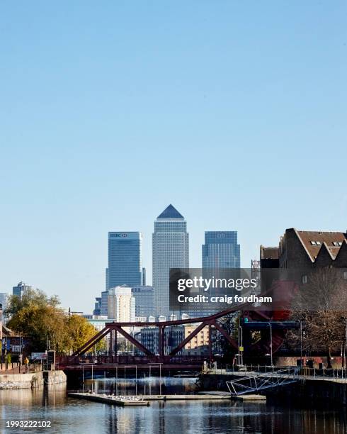 city and the east - east london london stock-fotos und bilder
