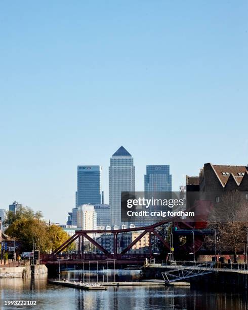 city and the east - east london fotografías e imágenes de stock