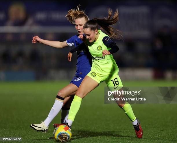 Aggie Beever-Jones of Chelsea battles for possession with Grace Ede of Sunderland during the FA Women's Continental Tyres League Cup Quarter Final...