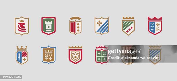 ilustraciones, imágenes clip art, dibujos animados e iconos de stock de elementos de diseño de iconos de cresta modernos - escudo de armas
