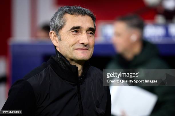 Ernesto Valverde, Manager of Athletic Club looks on prior to the Copa del Rey Semi-Final First Leg match between Atletico de Madrid and Athletic Club...