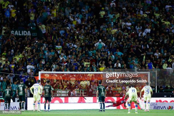Jonathan Rodriguez of America scores the team's first goal to penalty during the 6th round match between Leon and America as part of the Torneo...