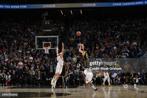 Stephen Curry of the Golden State Warriors scores the game winning basket during the game against the Phoenix Suns on February 10, 2024 at Chase...