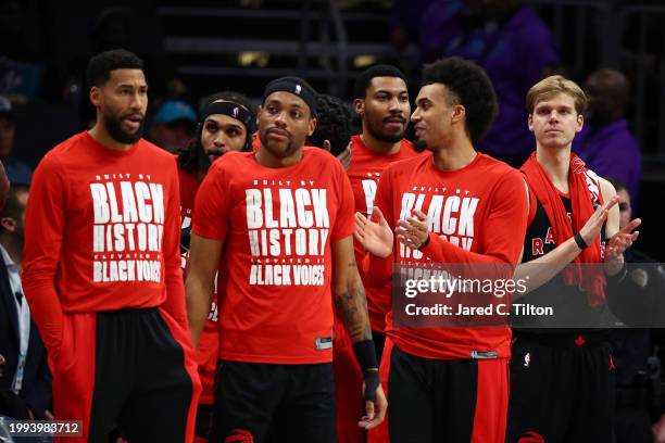 Toronto Raptors Bench 83,690 Toronto Raptors Center Stock Photos, High-Res Pictures, and ...