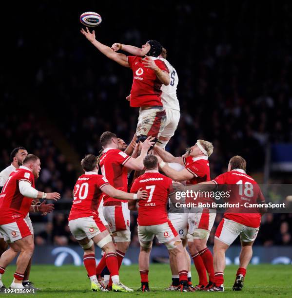 Eng Rugby Line Out 39,281 England Wales Rugby Stock Photos, High-Res Pictures, and Images ...