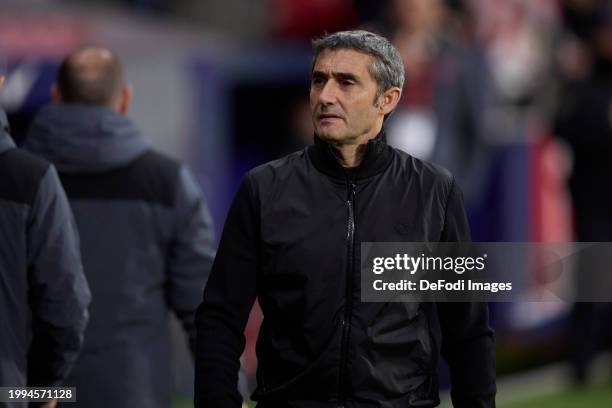 Coach Ernesto Valverde of Athletic Club looks on prior to the Copa del Rey Semi-Final match between Atletico Madrid and Athletic Club at Civitas...