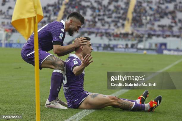 Lucas Martinez Quarta of ACF Fiorentina celebrates after scoring a goal during the Serie A TIM match between ACF Fiorentina and Frosinone Calcio -...