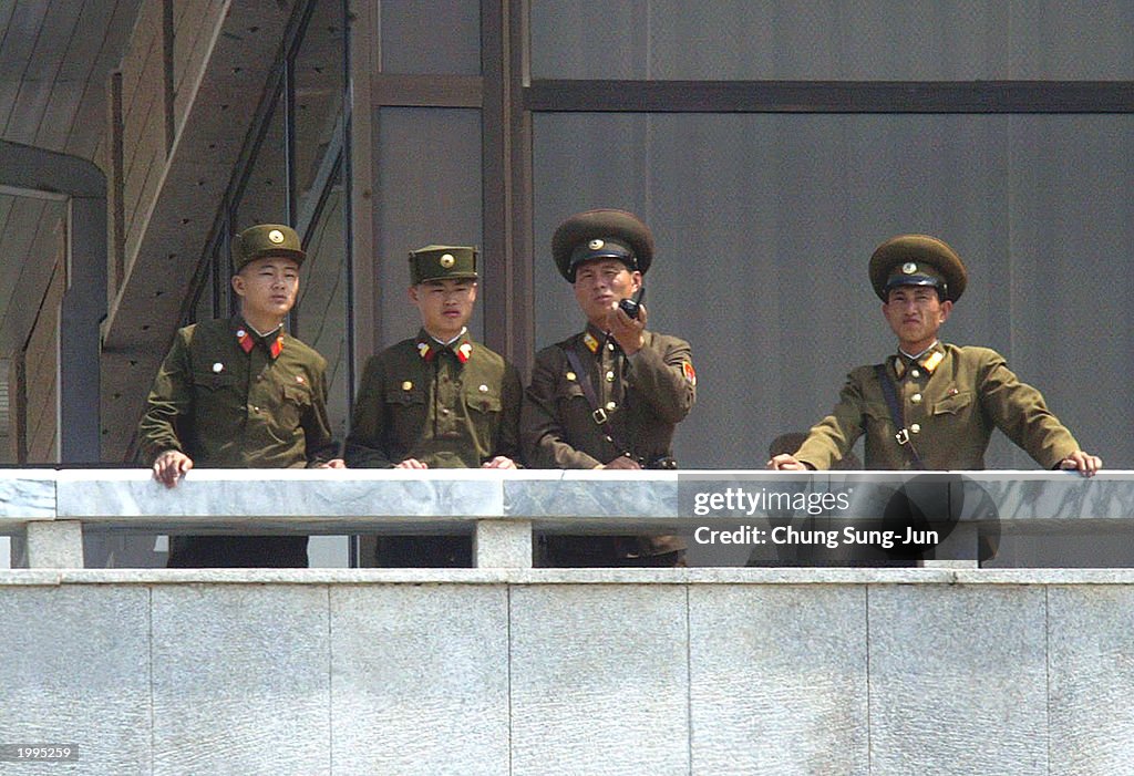 South Korean Soldiers Guard DMZ