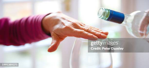 dry january - secco foto e immagini stock