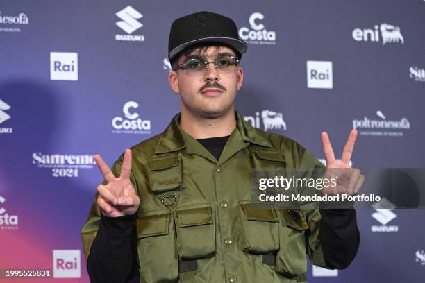 Italian Rapper Dondip 949 foto e immagini ad alta risoluzione di Geolier - Getty Images