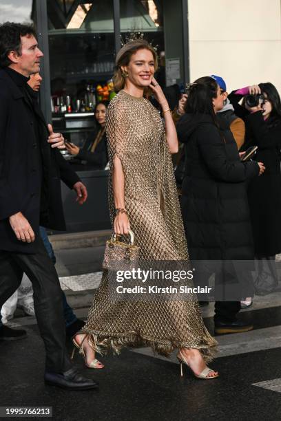 Natalia Vodianova wears all Dior outside the Dior show during the Haute Couture Spring/Summer 2024 as part of Paris Fashion Week on January 22, 2024...