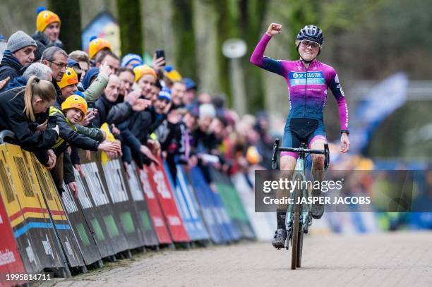 Belgian Laura Verdonschot pictured in action during the women's elite race of the Krawatencross cyclocross in Lille, the seventh stage in the X2O...