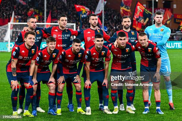 Players of Genoa pose for a team picture prior to kick-off in the Serie A TIM match between Genoa CFC and Atalanta BC - Serie A TIM at Stadio Luigi...