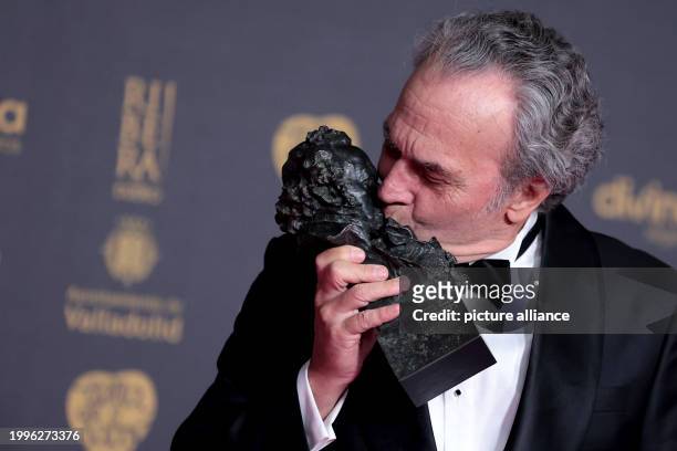 Valladolid, Spain; .- Jose Coronado winner of Best Supporting Actor at the Goya 2024. Characters on the Red Carpet of the Goya Awards 2024. Photo:...
