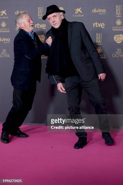 Valladolid, Spain; .- Fernando Trueba and Javier Mariscal, directors of Mataron al pianista , on the red carpet of the Goya Awards. Characters on the...