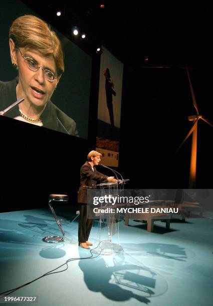 Michèle Pappalardo, présidente de l'Agence de l'environnement et de la maîtrise de l'Energie , prononce un discours, le 09 décembre 2004 au Zénith de...