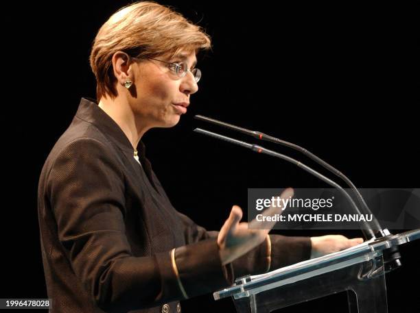 Michèle Pappalardo, présidente de l'Agence de l'environnement et de la maîtrise de l'Energie , prononce un discours, le 09 décembre 2004 au Zénith de...